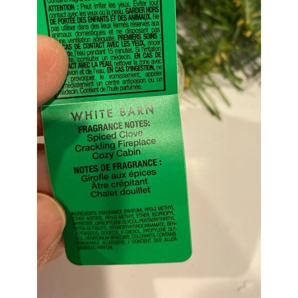 Bath & Body Works Christmas Holiday 2 New Wallflowers - Picture 5 of 6